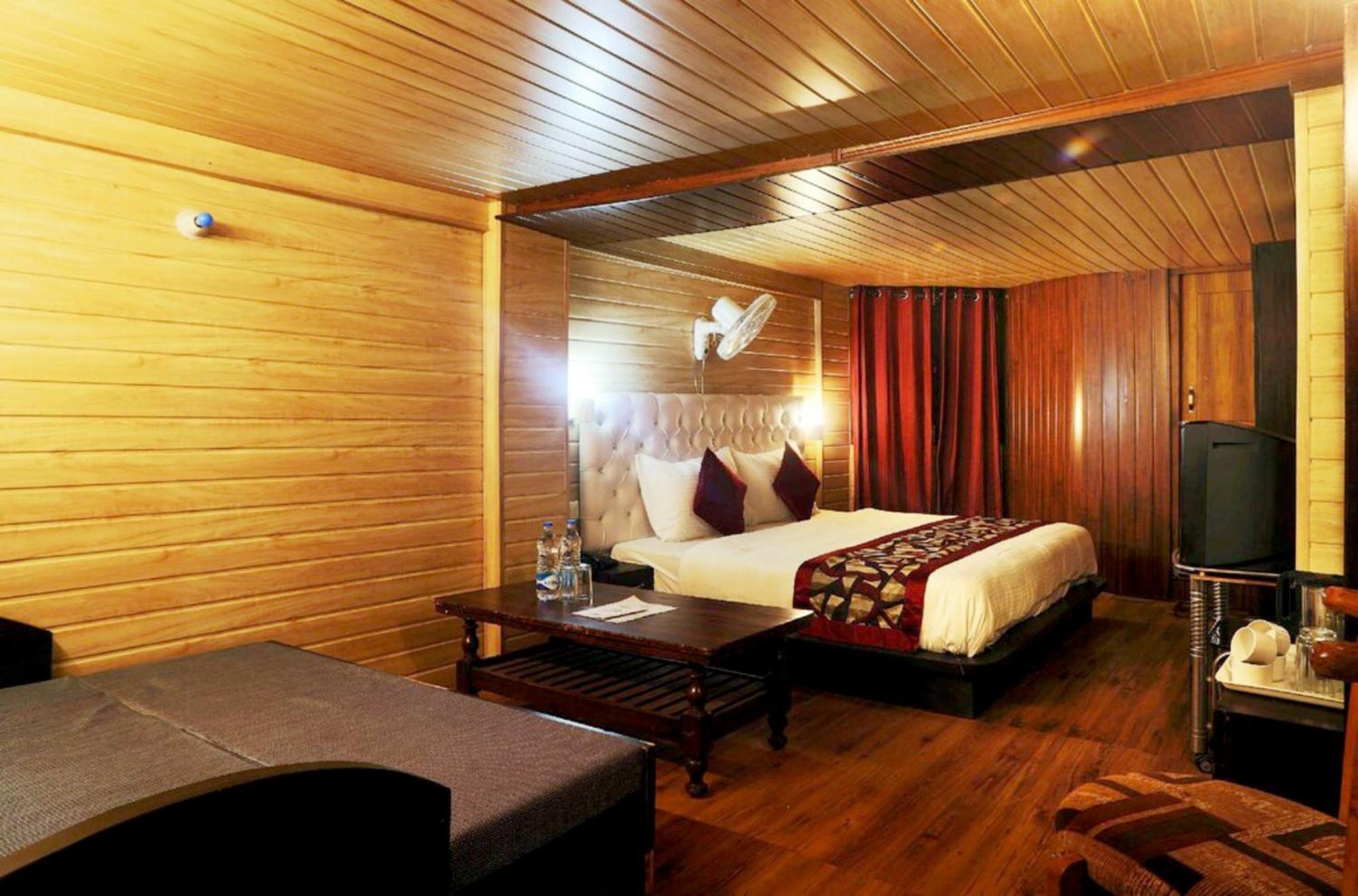 Goroomgo Moon Nainital Near Naini Lake - Parking & Lift Facilities -Hygiene And Spacious Room - Best Seller 外观 照片