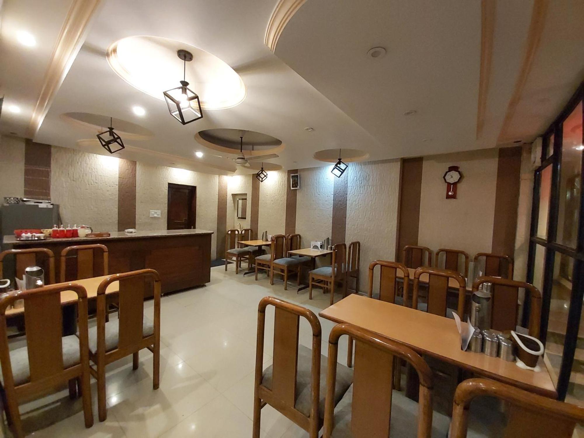 Goroomgo Moon Nainital Near Naini Lake - Parking & Lift Facilities -Hygiene And Spacious Room - Best Seller 外观 照片