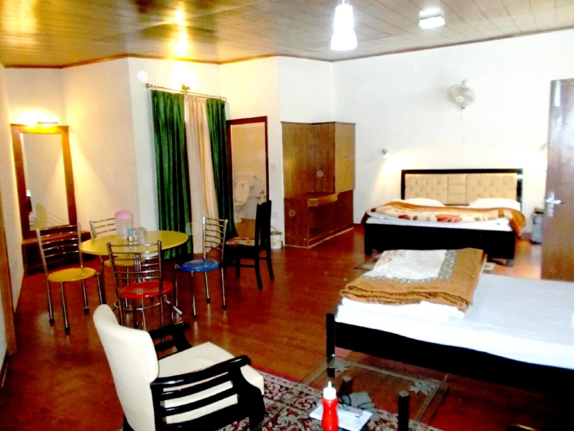 Goroomgo Moon Nainital Near Naini Lake - Parking & Lift Facilities -Hygiene And Spacious Room - Best Seller 外观 照片