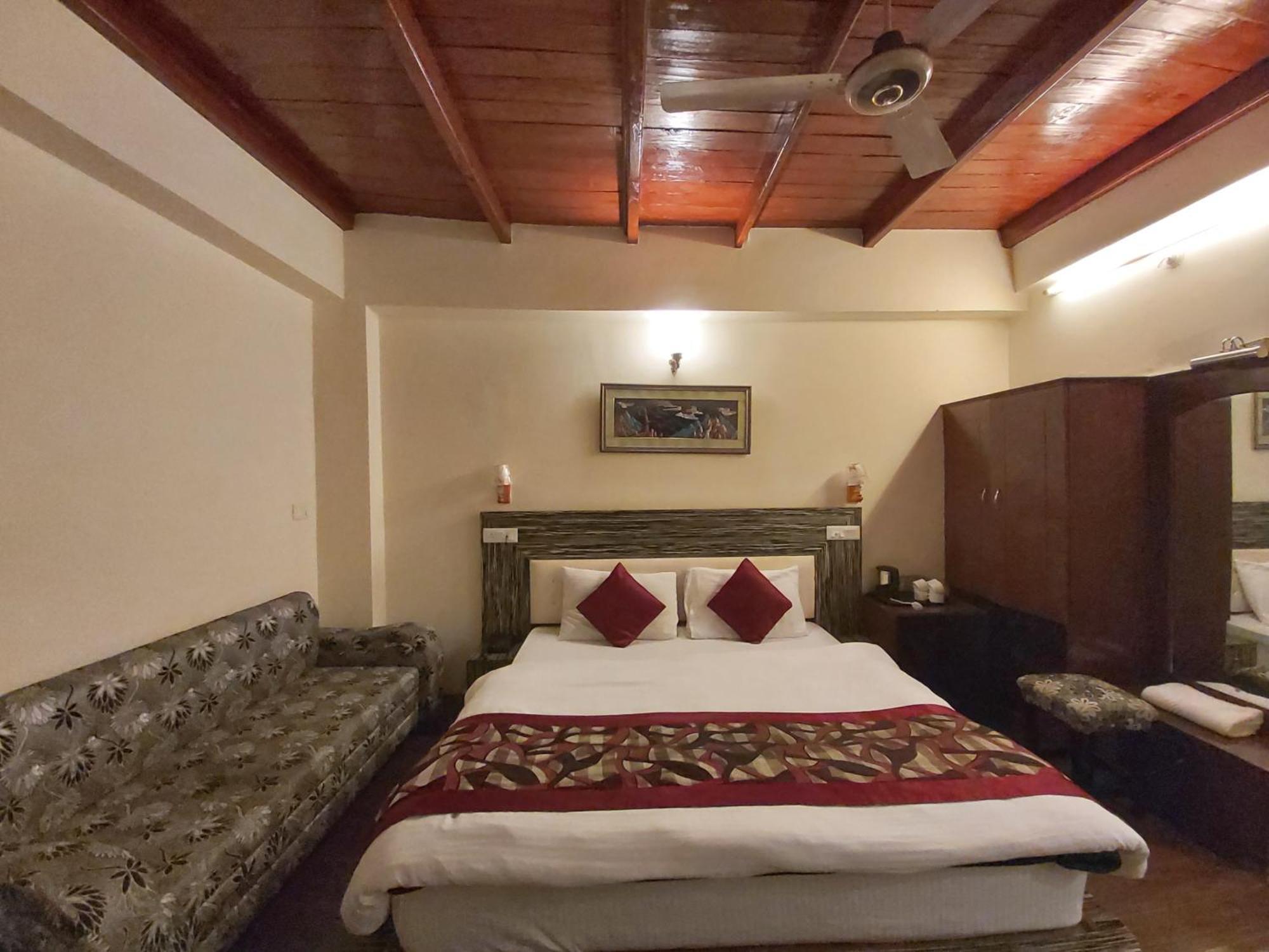 Goroomgo Moon Nainital Near Naini Lake - Parking & Lift Facilities -Hygiene And Spacious Room - Best Seller 外观 照片