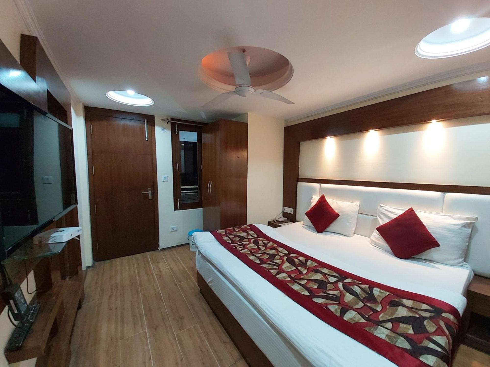 Goroomgo Moon Nainital Near Naini Lake - Parking & Lift Facilities -Hygiene And Spacious Room - Best Seller 外观 照片