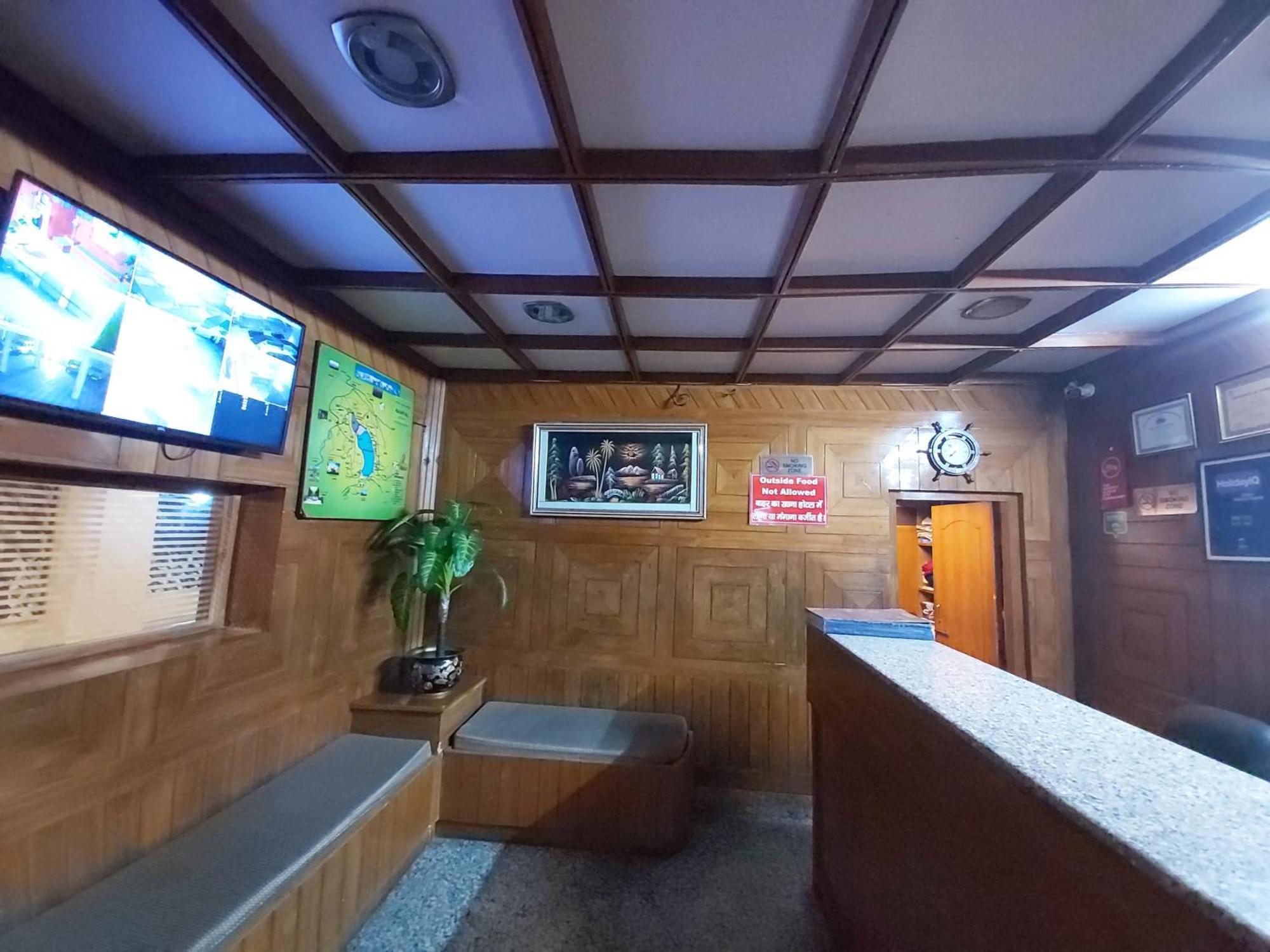 Goroomgo Moon Nainital Near Naini Lake - Parking & Lift Facilities -Hygiene And Spacious Room - Best Seller 外观 照片
